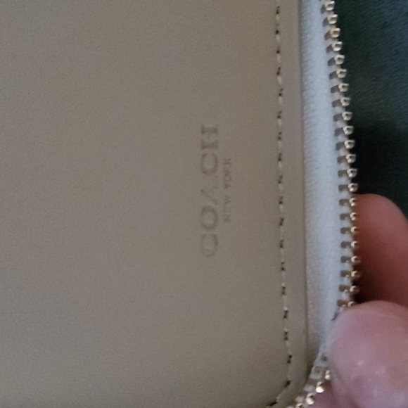 🌈 Rainbow Coach Wallet - Picture 8 of 8